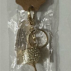 Elegant Gold Keychain Accessory